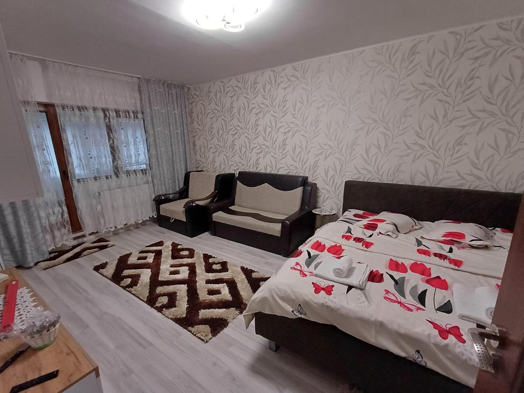 Ferienwohnung Garsoniera George Tîrgu Ocna Exterior foto